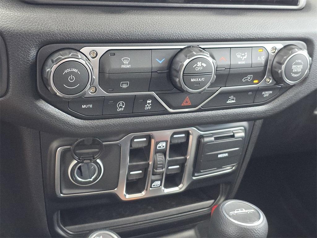 new 2025 Jeep Gladiator car, priced at $39,467