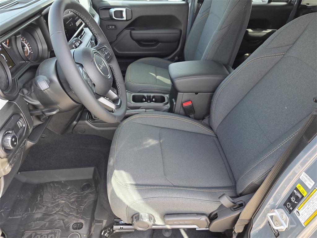 new 2025 Jeep Gladiator car, priced at $39,467