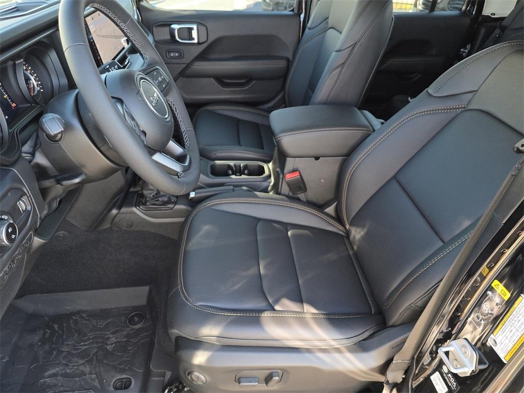 new 2025 Jeep Gladiator car, priced at $42,626