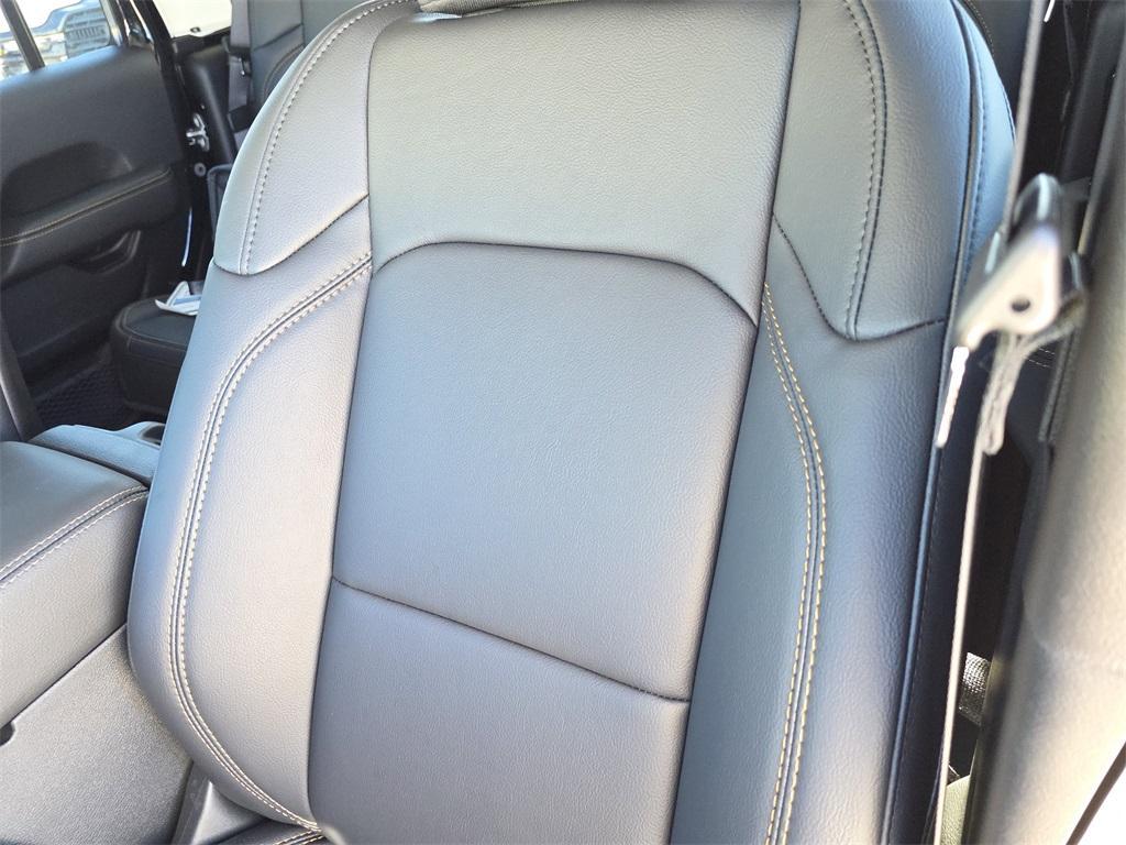 new 2025 Jeep Gladiator car, priced at $42,626