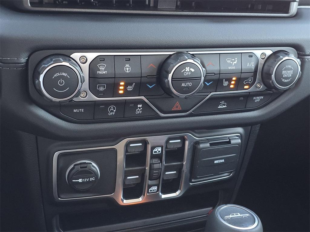 new 2025 Jeep Gladiator car, priced at $42,626