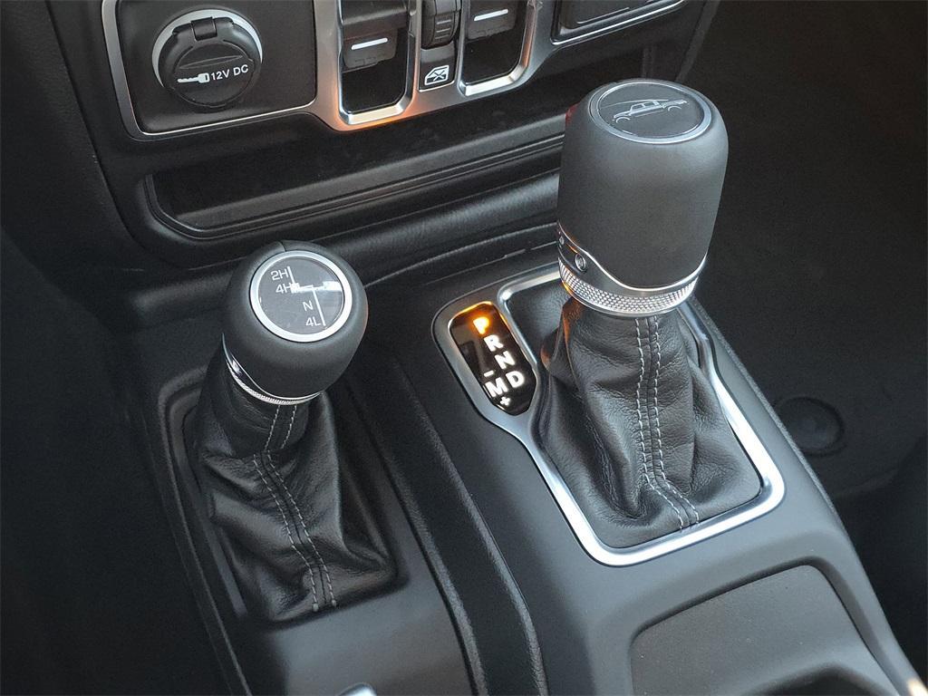 new 2025 Jeep Gladiator car, priced at $42,626