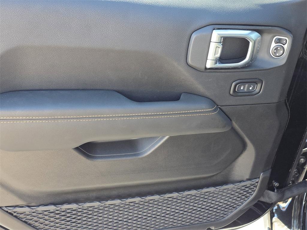 new 2025 Jeep Gladiator car, priced at $42,626