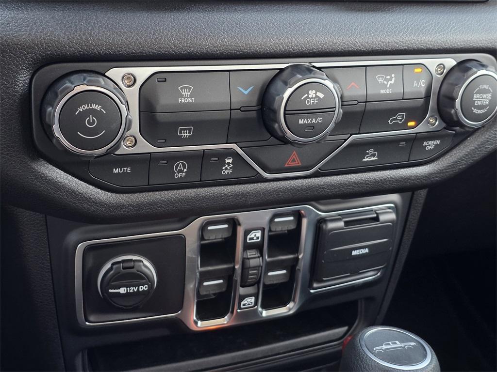 new 2025 Jeep Gladiator car, priced at $39,222