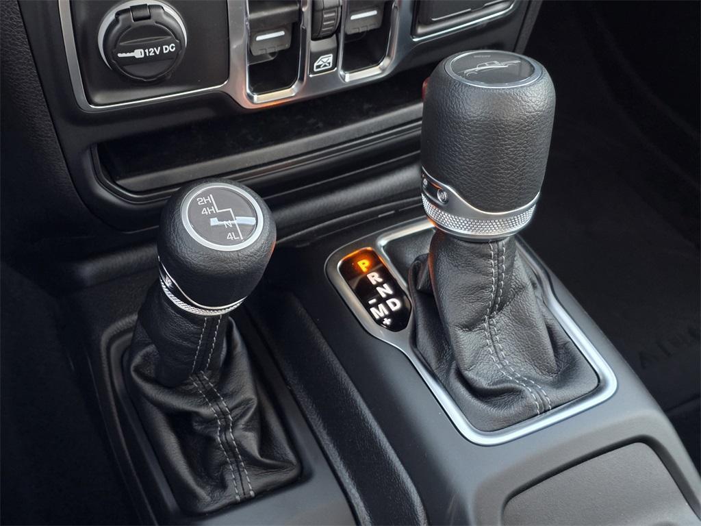 new 2025 Jeep Gladiator car, priced at $39,222