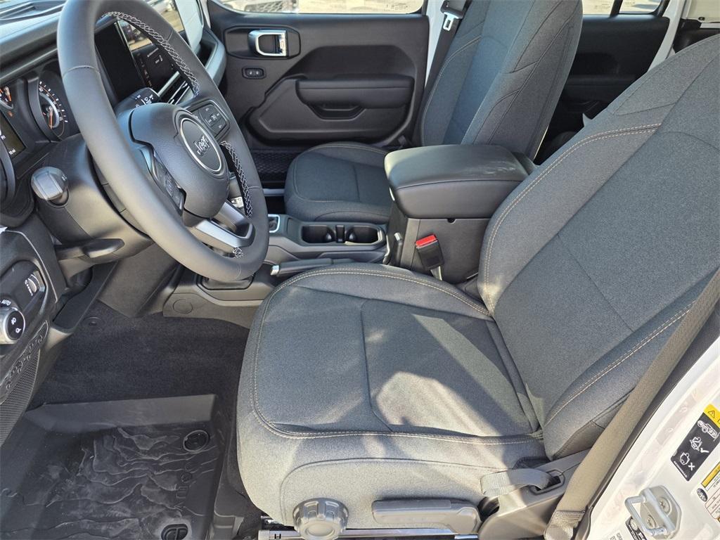 new 2025 Jeep Gladiator car, priced at $39,222