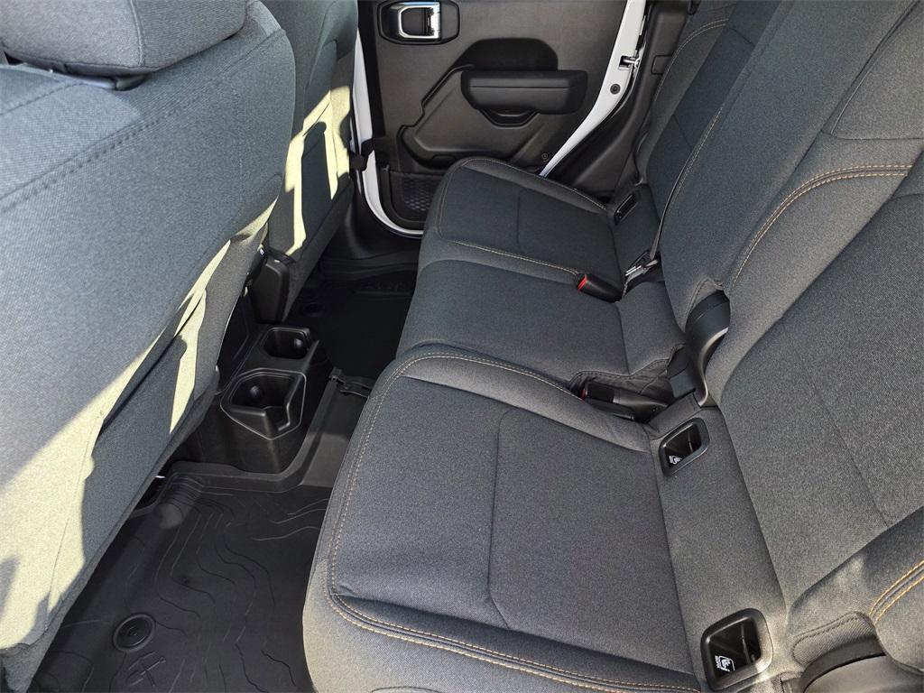 new 2025 Jeep Gladiator car, priced at $39,222