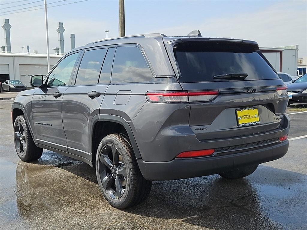 new 2025 Jeep Grand Cherokee car, priced at $43,944