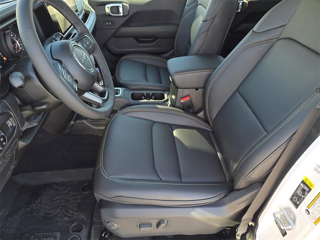 new 2025 Jeep Gladiator car, priced at $42,126