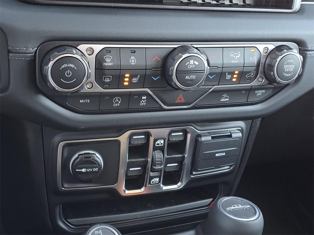 new 2025 Jeep Gladiator car, priced at $42,126