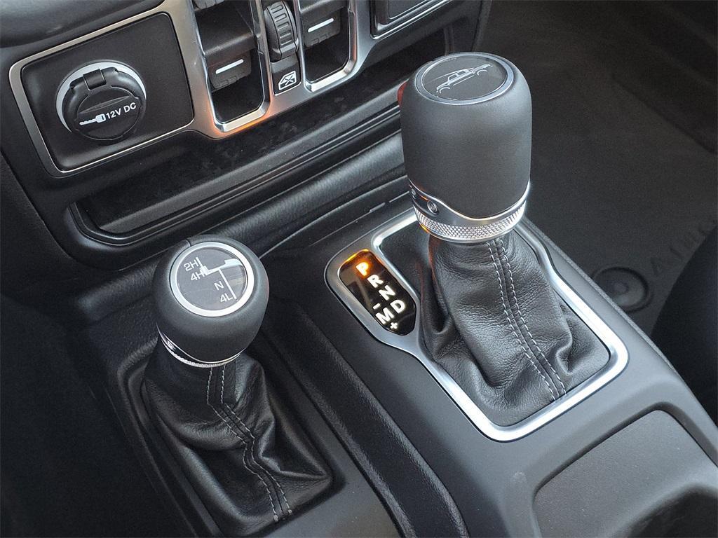 new 2025 Jeep Gladiator car, priced at $42,126