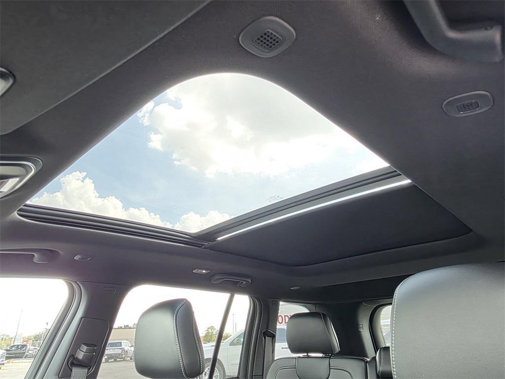 new 2025 Jeep Grand Cherokee car, priced at $41,115