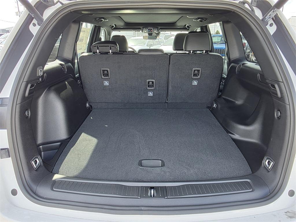 new 2025 Jeep Grand Cherokee car, priced at $41,115