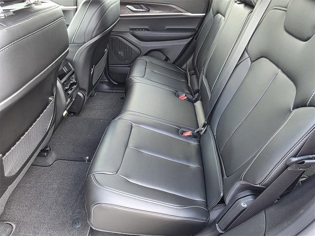 new 2025 Jeep Grand Cherokee car, priced at $41,115