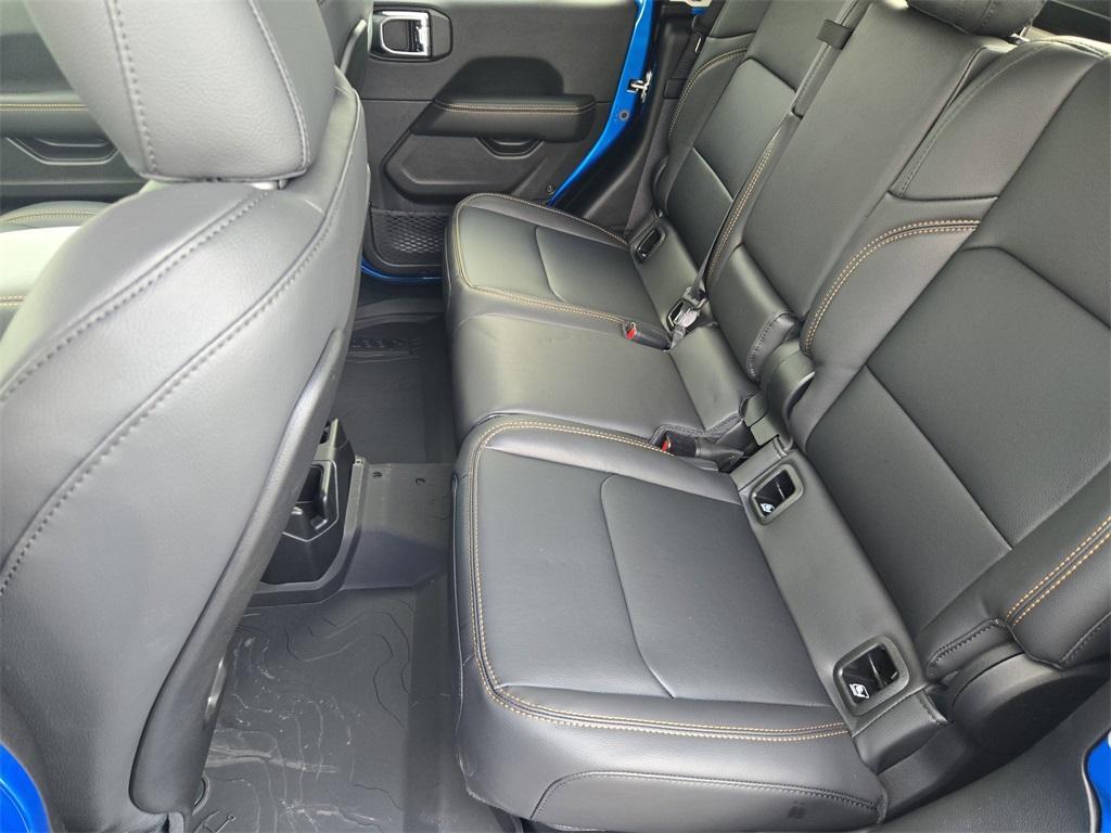 new 2025 Jeep Gladiator car, priced at $42,992