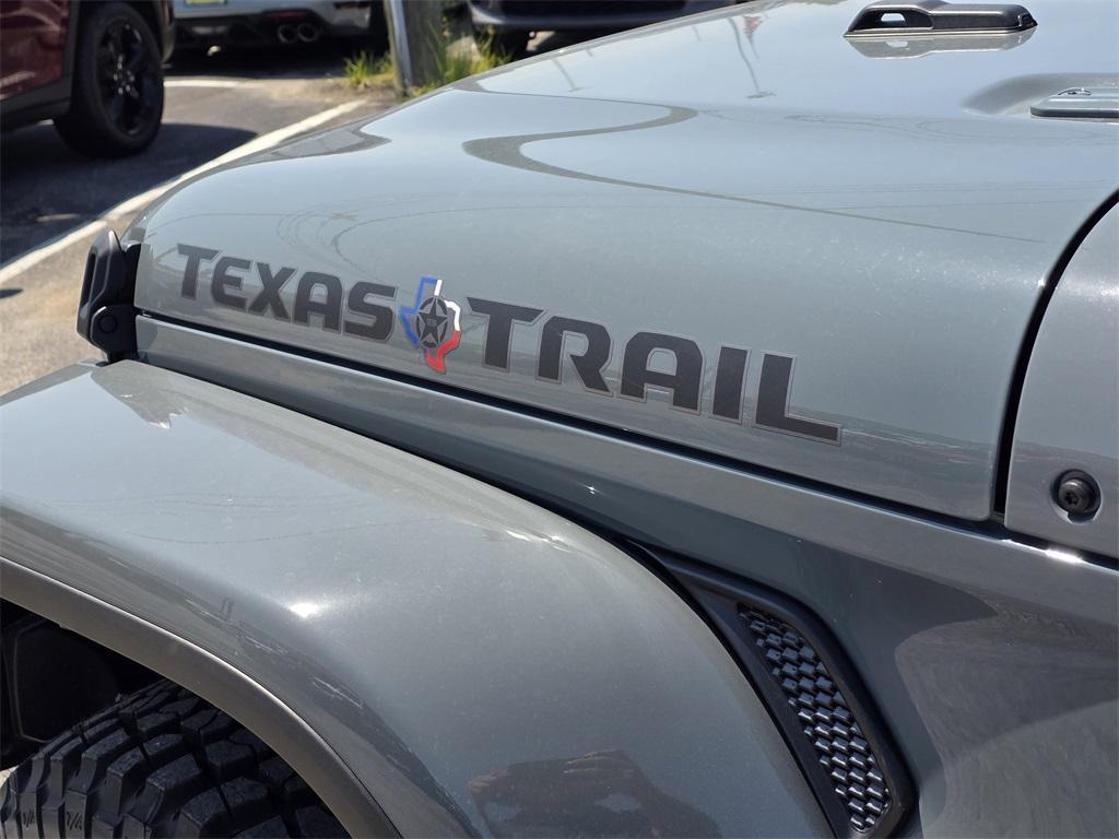 new 2025 Jeep Gladiator car, priced at $42,626