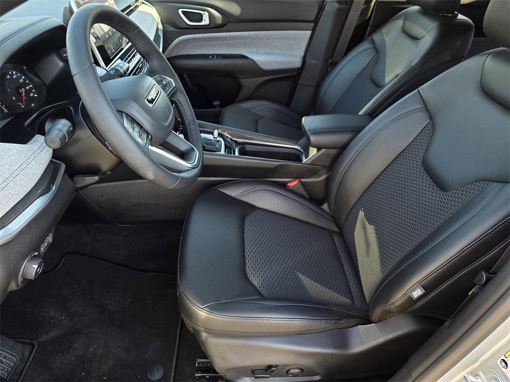 used 2025 Jeep Compass car, priced at $25,999