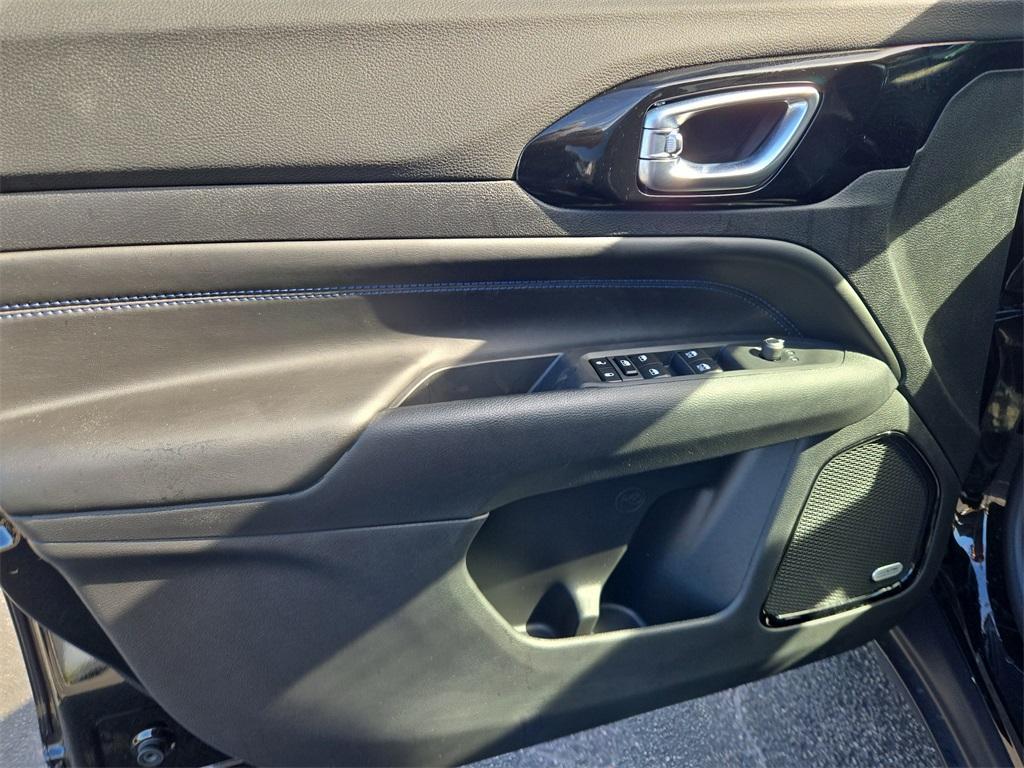 new 2025 Jeep Compass car, priced at $36,095
