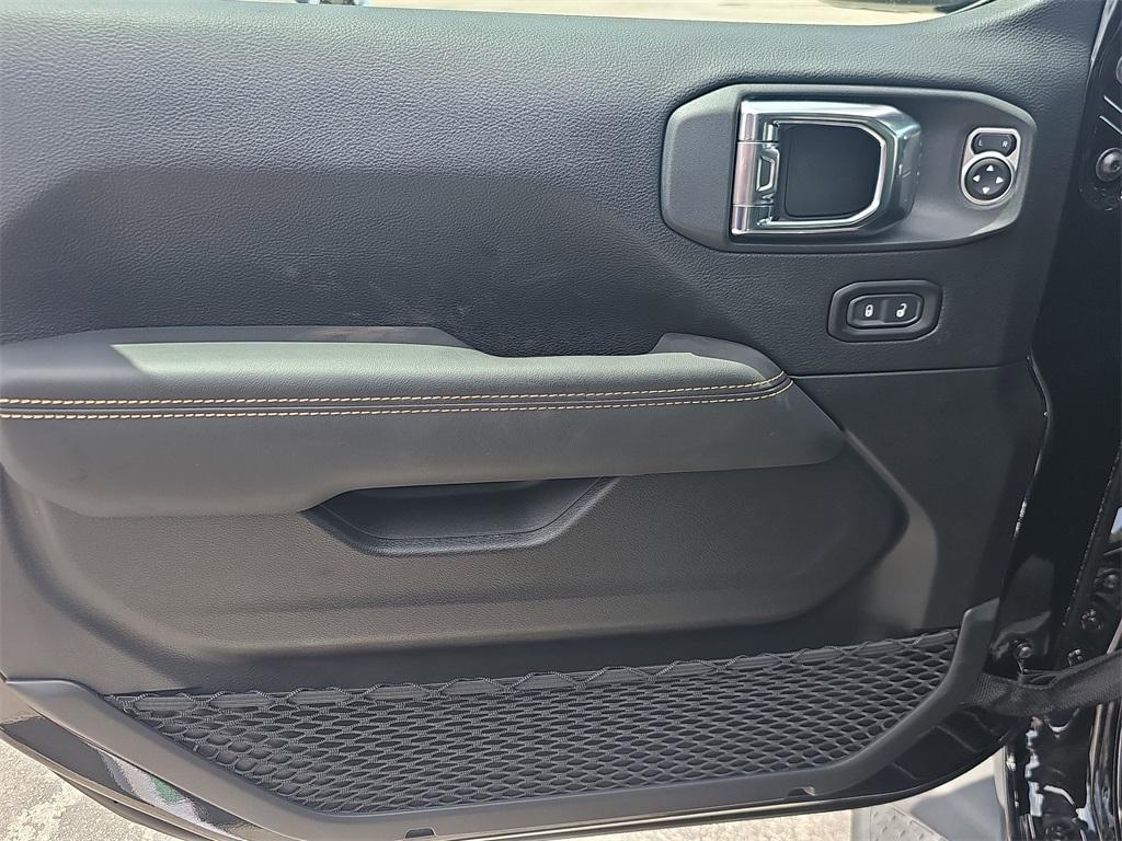 new 2025 Jeep Gladiator car, priced at $39,991