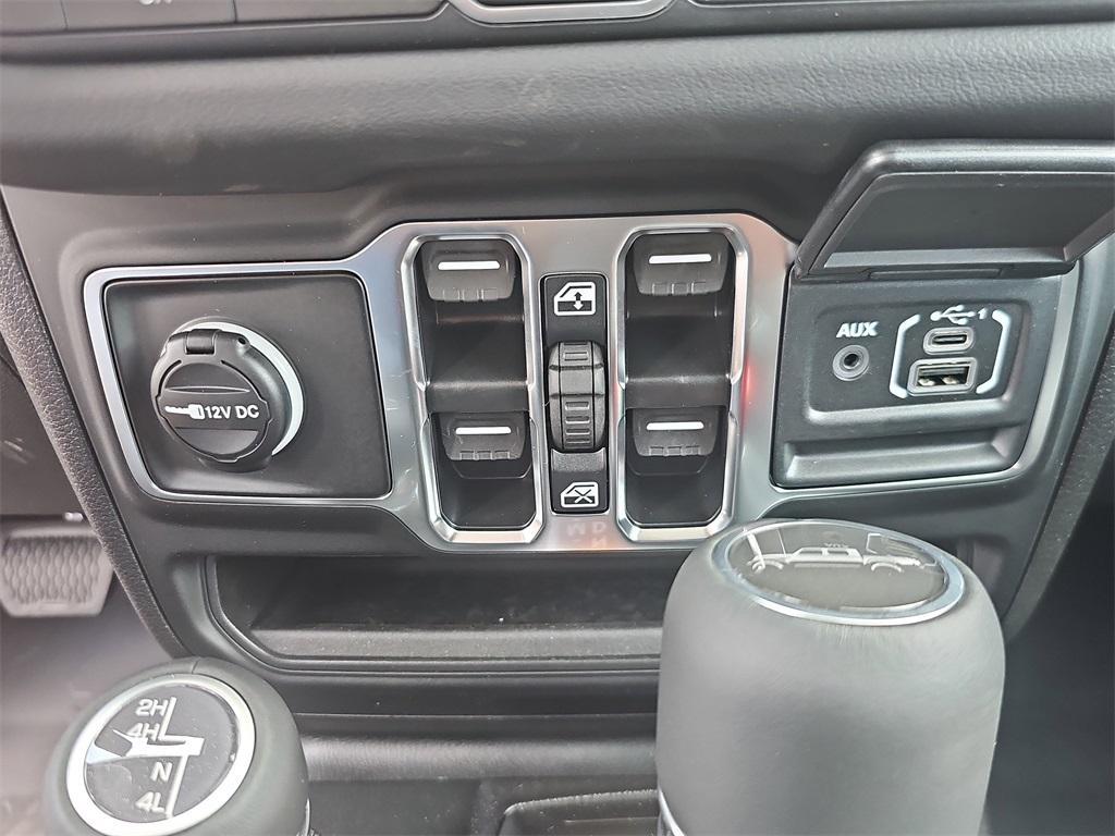 new 2025 Jeep Gladiator car, priced at $39,991