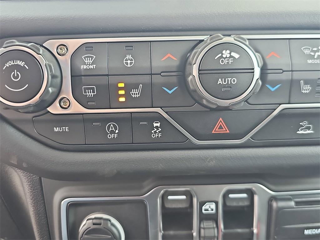 new 2025 Jeep Gladiator car, priced at $39,991