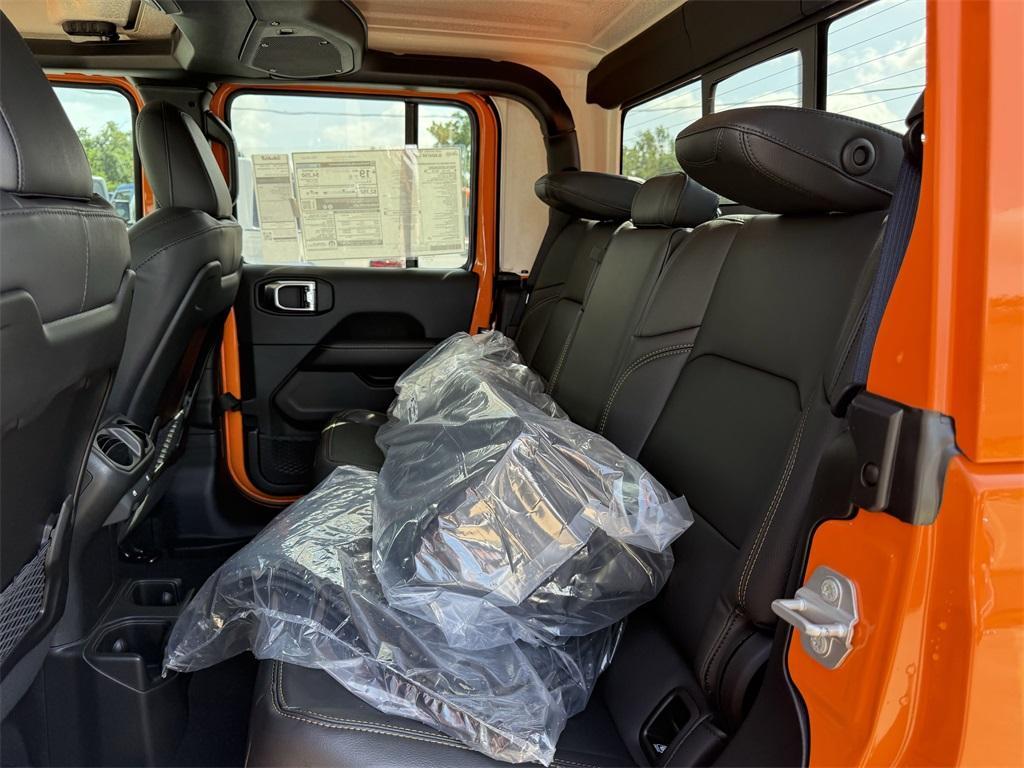 new 2025 Jeep Gladiator car, priced at $41,147