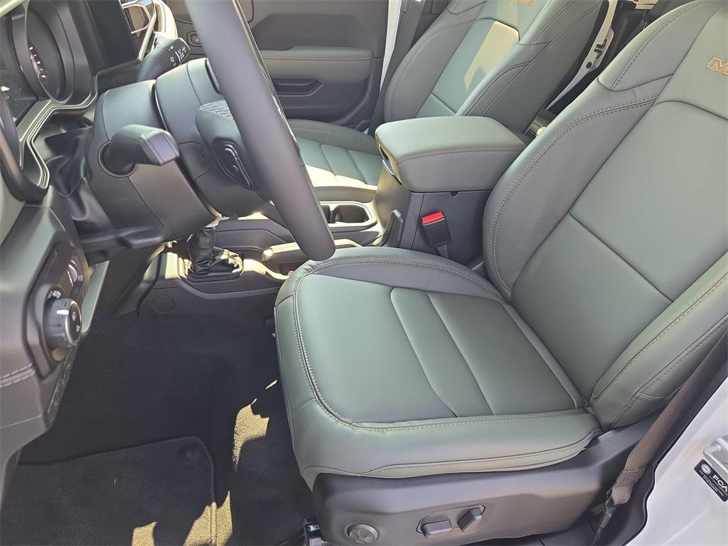 new 2025 Jeep Gladiator car, priced at $50,879