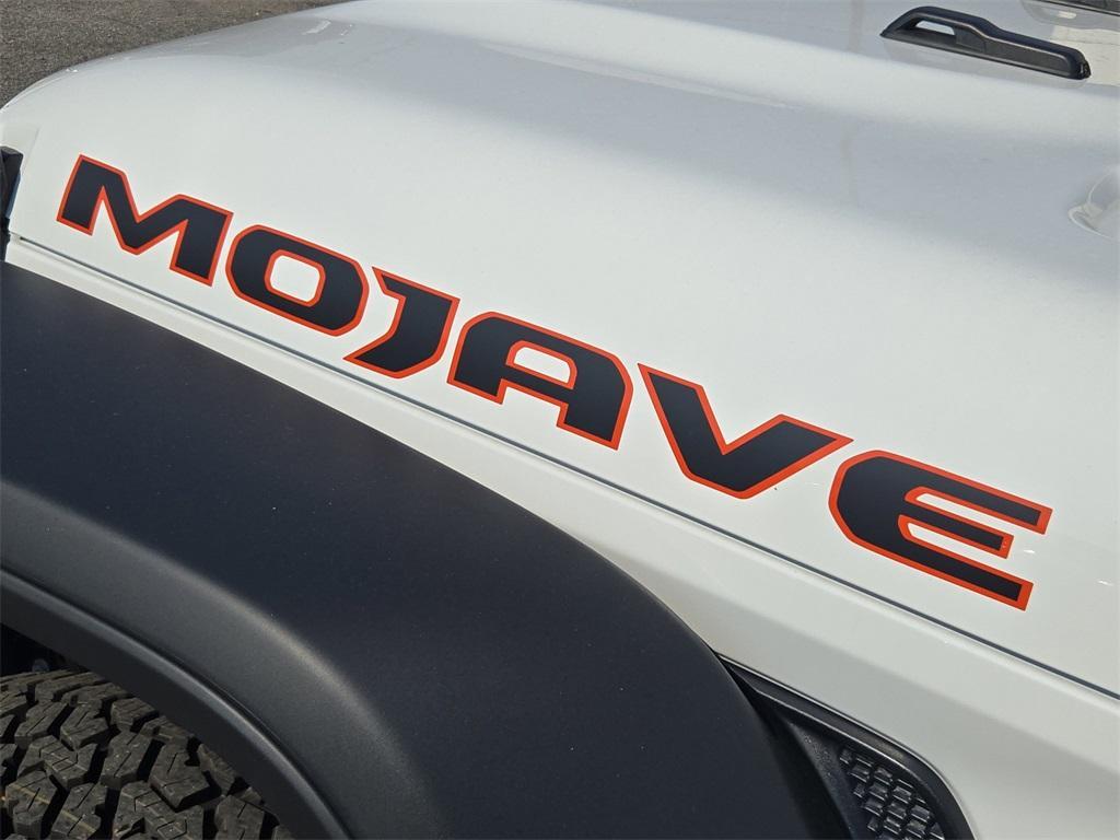 new 2025 Jeep Gladiator car, priced at $50,879