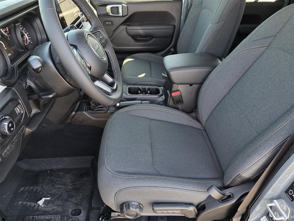 new 2025 Jeep Gladiator car, priced at $39,716