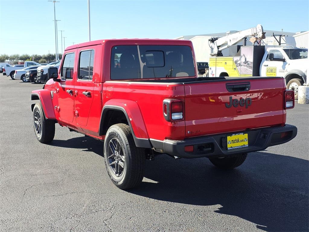 new 2025 Jeep Gladiator car, priced at $39,716
