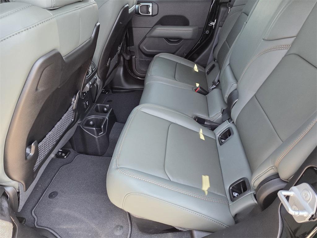 new 2025 Jeep Gladiator car, priced at $47,097