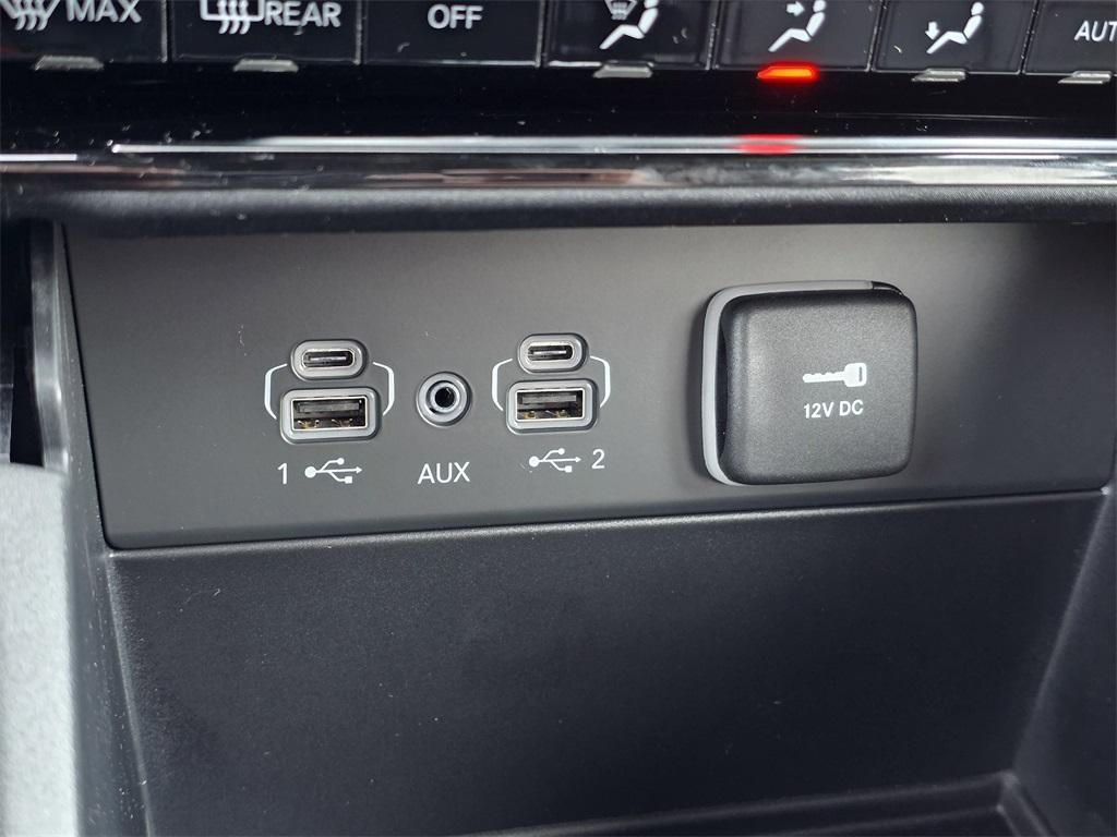 new 2025 Jeep Grand Cherokee L car, priced at $43,991