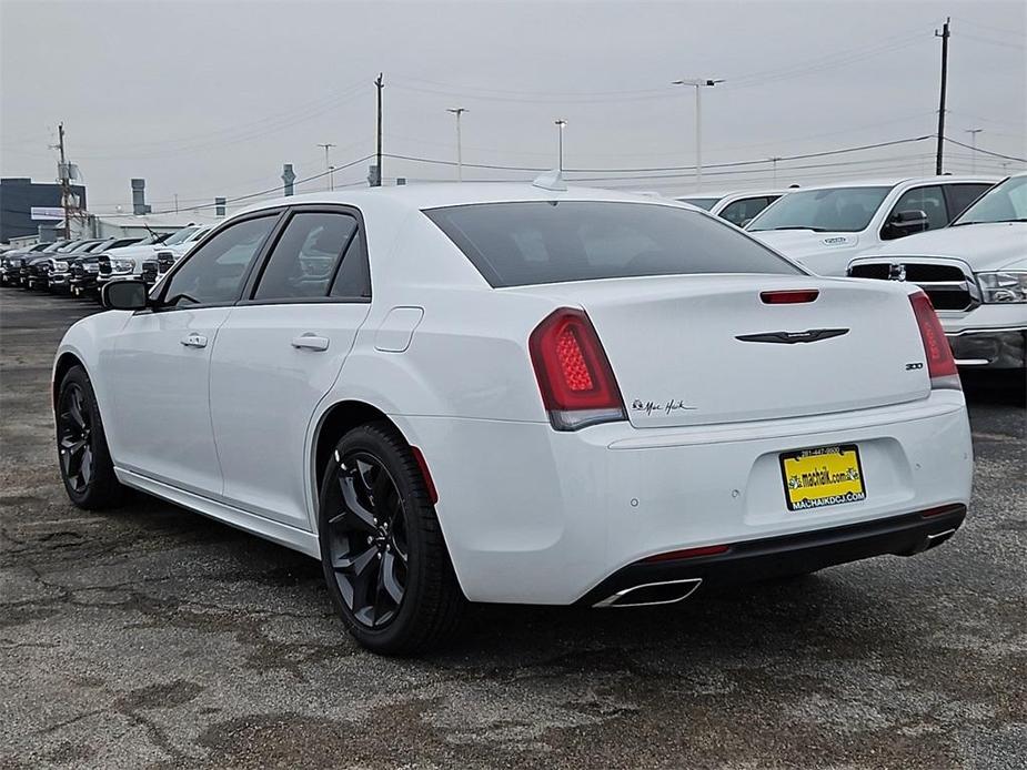 new 2023 Chrysler 300 car, priced at $33,029