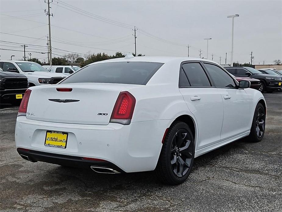 new 2023 Chrysler 300 car, priced at $33,029