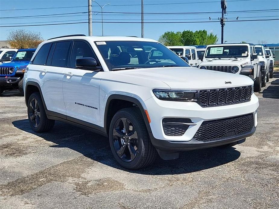 new 2024 Jeep Grand Cherokee car, priced at $42,105