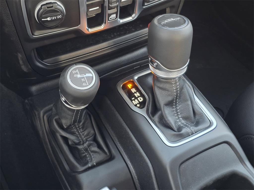 new 2025 Jeep Gladiator car, priced at $42,626