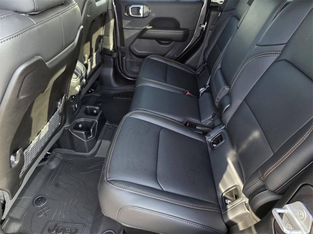 new 2025 Jeep Gladiator car, priced at $42,626