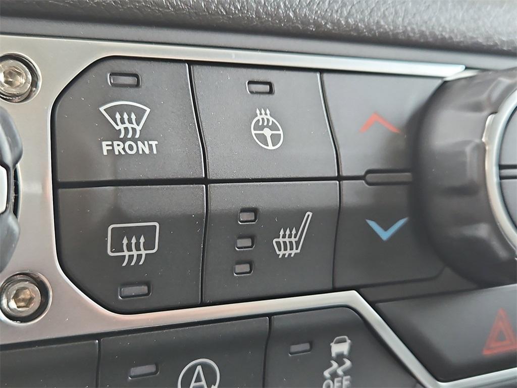 new 2025 Jeep Wrangler car, priced at $43,643