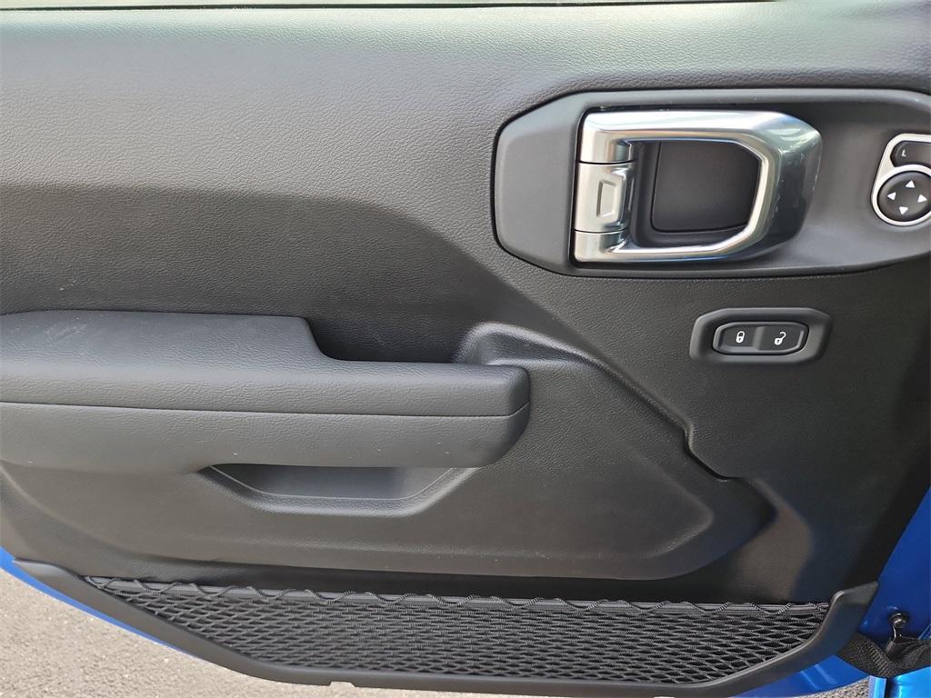 new 2025 Jeep Wrangler car, priced at $43,643