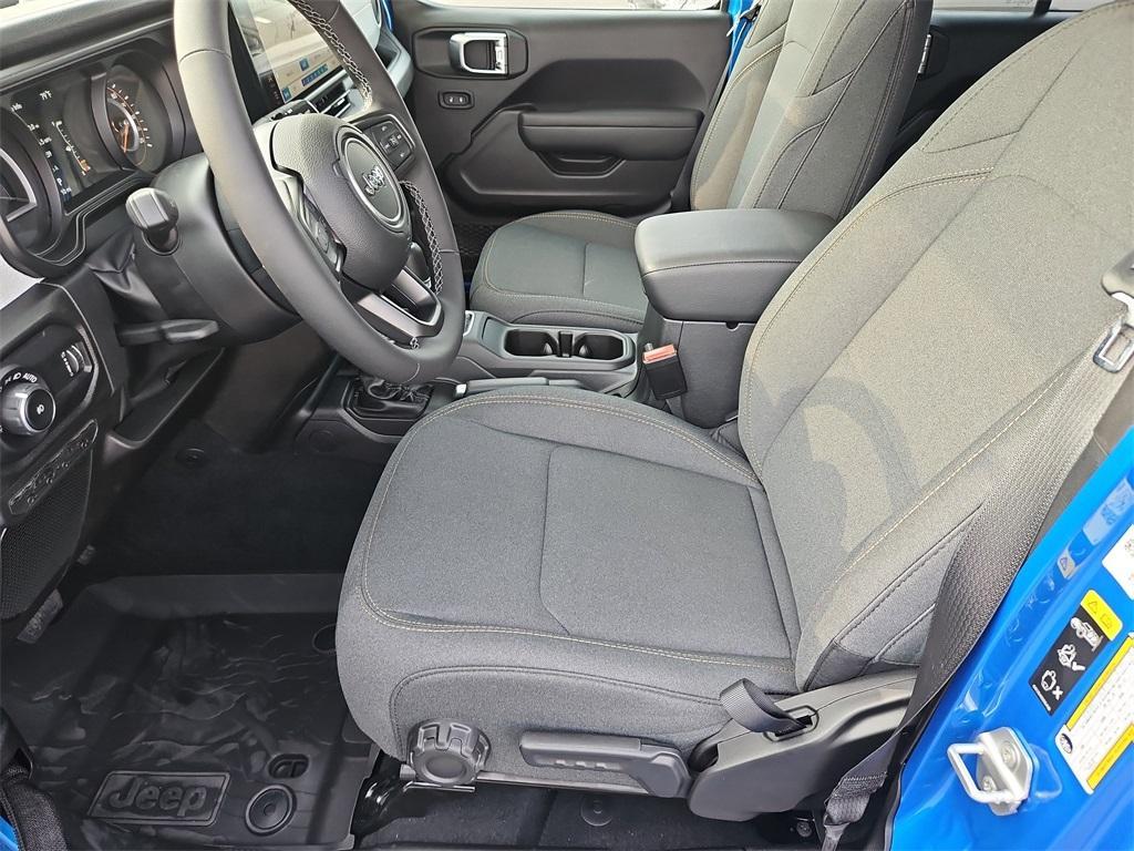 new 2025 Jeep Wrangler car, priced at $43,643