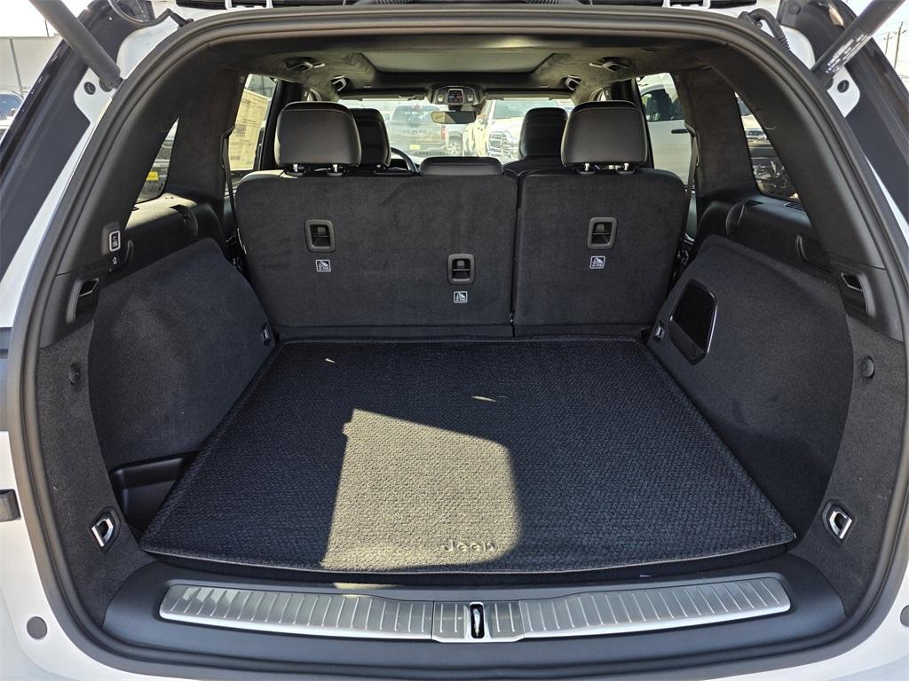 new 2025 Jeep Grand Cherokee car, priced at $57,368