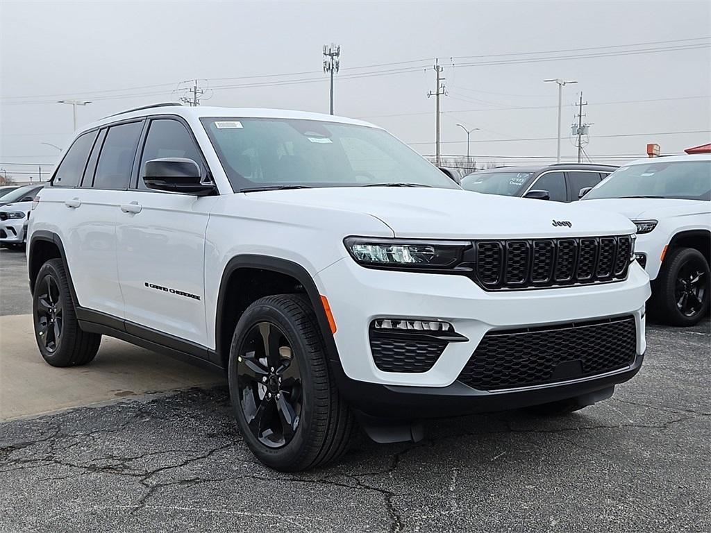 new 2025 Jeep Grand Cherokee car, priced at $45,730