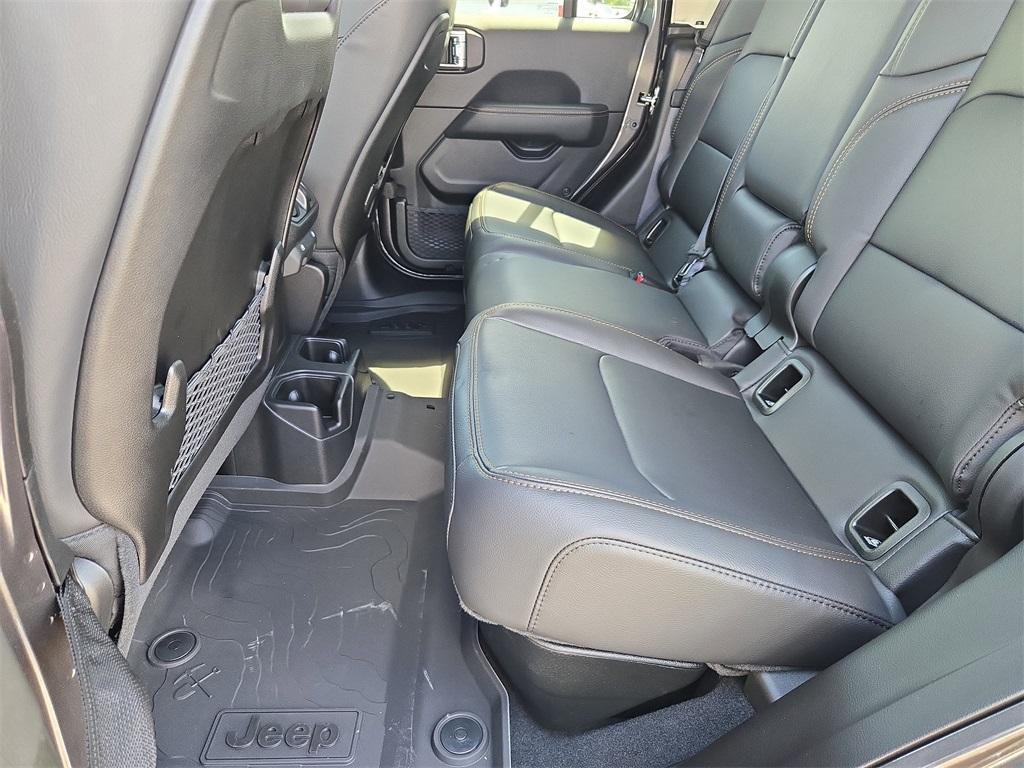 new 2025 Jeep Gladiator car, priced at $39,991