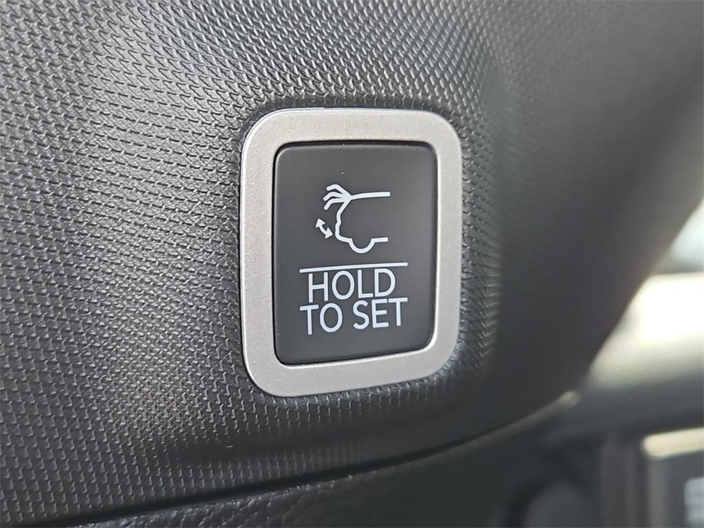 new 2025 Jeep Grand Cherokee car, priced at $40,991