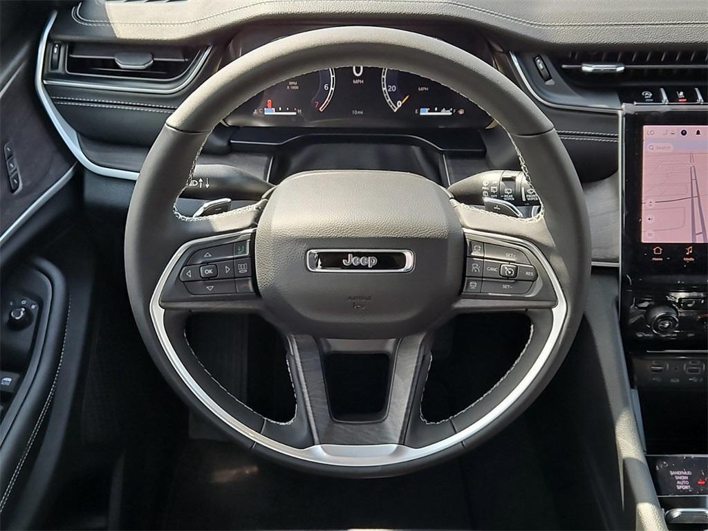 new 2025 Jeep Grand Cherokee car, priced at $40,991