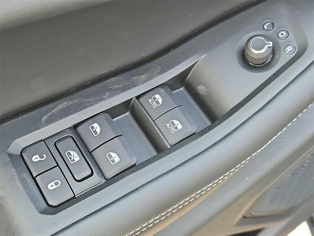 new 2025 Jeep Grand Cherokee car, priced at $40,991