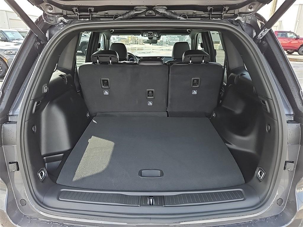 new 2025 Jeep Grand Cherokee car, priced at $40,991