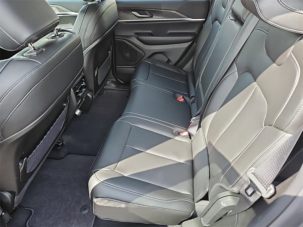 new 2025 Jeep Grand Cherokee car, priced at $40,991