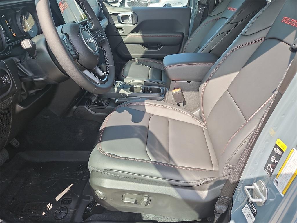 new 2025 Jeep Gladiator car, priced at $44,995