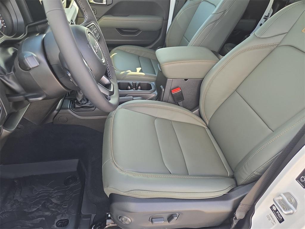 new 2025 Jeep Gladiator car, priced at $53,775